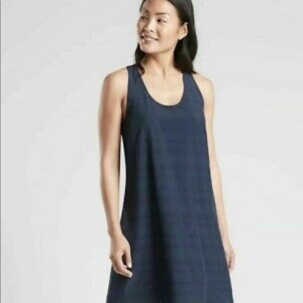 Athleta M Brookfield Travel Dress